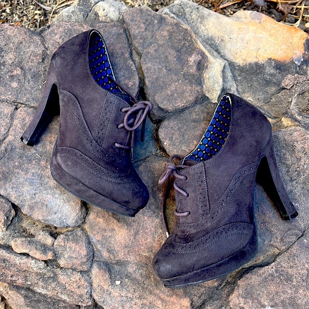 Fioni lace up heels!